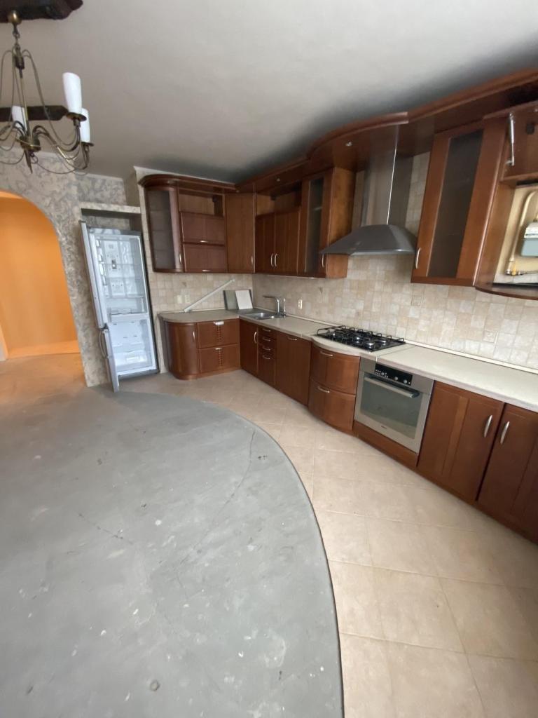 Продажа 4-к квартиры Орел, Максима Горького ул. 44 за 11 200 000 рублей.  orel.radver.ru